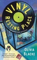 Olivia Blacke - Vinyl Resting Place: The Record Shop Mysteries, Häftad