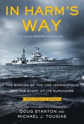 bokomslag In Harm's Way Young Readers Edition