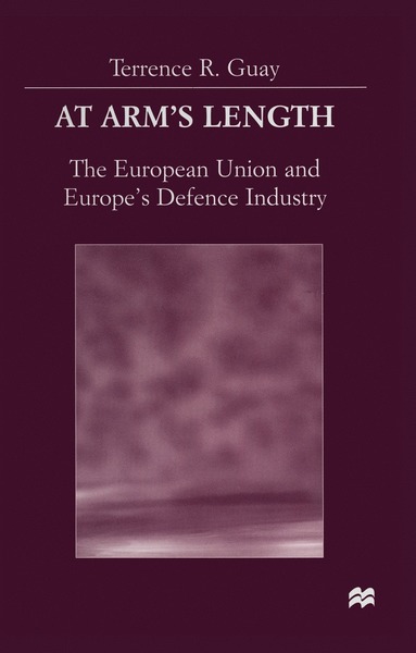 bokomslag At Arm's Length