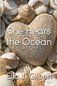 bokomslag She Hears the Ocean