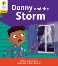 bokomslag Oxford Reading Tree: Floppy's Phonics Decoding Practice: Oxford Level 5: Danny and the Storm