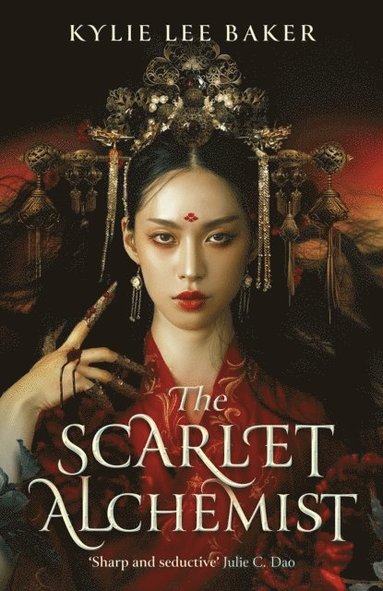 Kylie Lee Baker - Scarlet Alchemist, Häftad
