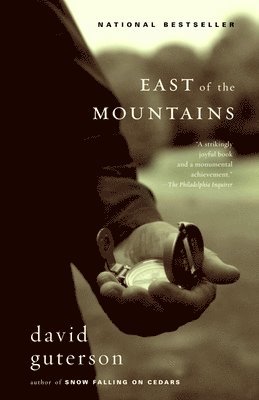 David Guterson - East of the Mountains, Häftad