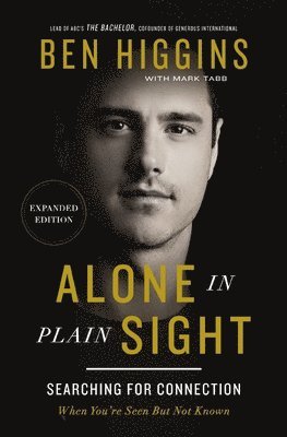 bokomslag Alone in Plain Sight Expanded Edition