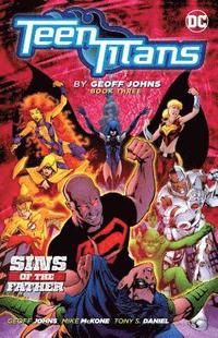 bokomslag Teen Titans by Geoff Johns Book Three