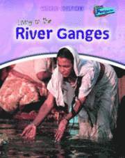 bokomslag Living on the River Ganges