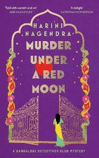 bokomslag Murder Under a Red Moon