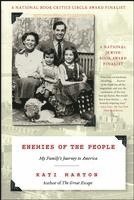 bokomslag Enemies of the People: My Family's Journey to America