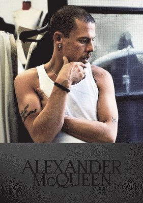 bokomslag Alexander McQueen