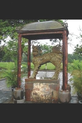 Gustav Wik - About Survivors: True Meditation, Healing of Mental Injuries, a Vietnam War Massacre, and the meeting with Chi, Häftad