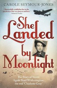 bokomslag She Landed By Moonlight