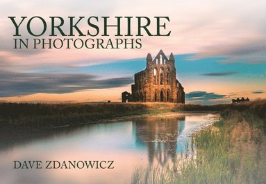 bokomslag Yorkshire in Photographs