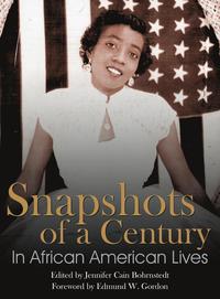 bokomslag Snapshots of a Century in African American Lives