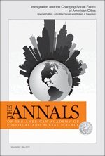 John MacDonald, John Macdonald, John MacDonald, Robert J Sampson - Immigration and the Changing Social Fabric of American Cities, Häftad