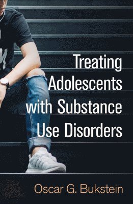 bokomslag Treating Adolescents with Substance Use Disorders