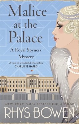 Rhys Bowen - Malice at the Palace, Häftad