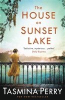 bokomslag The House on Sunset Lake