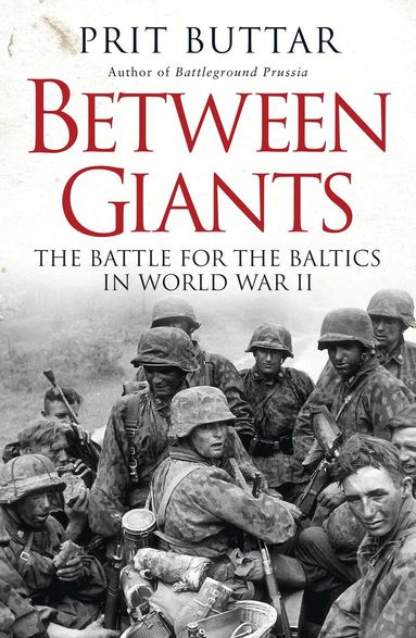 Prit Buttar - Between Giants, Häftad