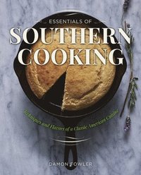 bokomslag Essentials of Southern Cooking