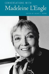 bokomslag Conversations with Madeleine L'Engle