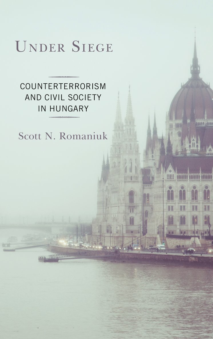 Scott N. Romaniuk - Under Siege, Inbunden