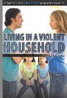 Laura La Bella - Living in a Violent Household, Häftad
