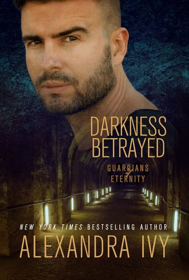 Alexandra Ivy - Darkness Betrayed, Häftad