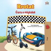 bokomslag The Wheels The Friendship Race (Albanian Book for Kids)