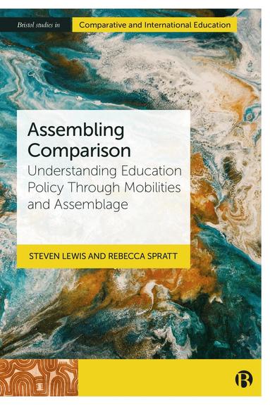 Steven Lewis, Rebecca Spratt - Assembling Comparison, Inbunden