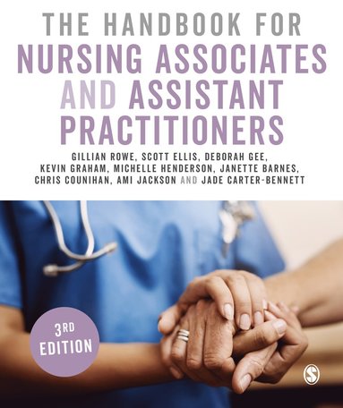 bokomslag The Handbook for Nursing Associates and Assistant Practitioners