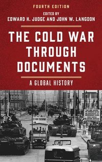 bokomslag The Cold War through Documents