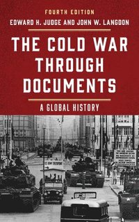 bokomslag The Cold War through Documents