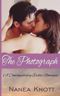 bokomslag The Photograph: A Paranormal Erotic Romance