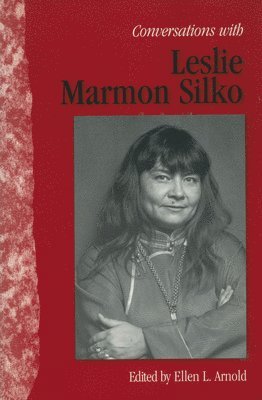 bokomslag Conversations with Leslie Marmon Silko