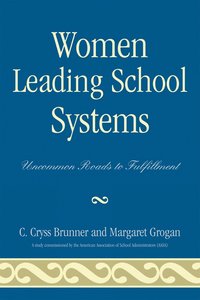 bokomslag Women Leading School Systems