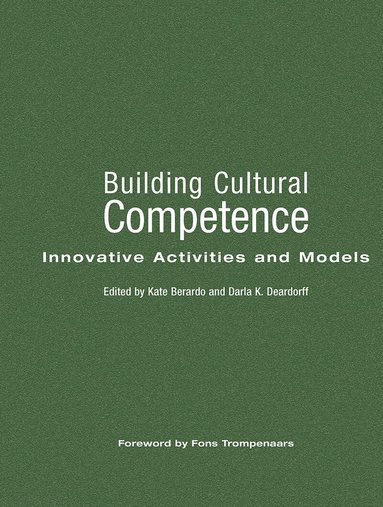 Darla K. Deardorff, Kate Berardo - Building Cultural Competence, Inbunden