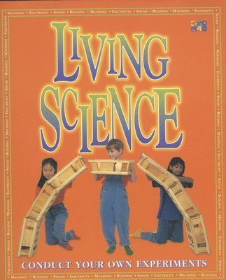 bokomslag Living Science