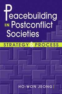 bokomslag Peacebuilding in Postconflict Societies
