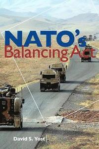 bokomslag NATO's Balancing Act