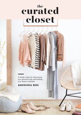 bokomslag The Curated Closet