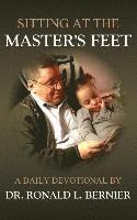 bokomslag Sitting At The Master's Feet --- A Daily Devotional