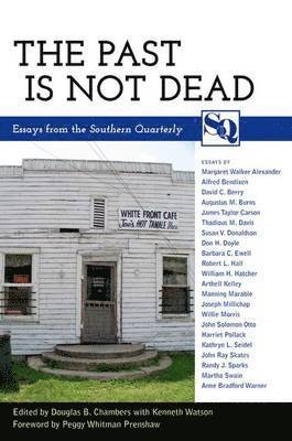 Douglas B. Chambers - Past Is not Dead, Inbunden