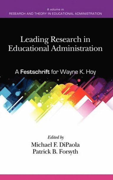 bokomslag Leading Research in Educational Administration