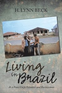 bokomslag Living in Brazil