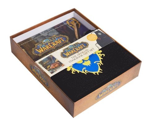 World of Warcraft: The Official Cookbook Gift Set [With Apron] 1