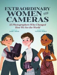 bokomslag Extraordinary Women with Cameras