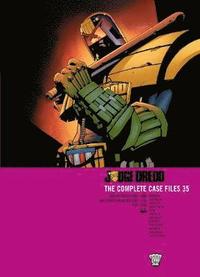bokomslag Judge Dredd: The Complete Case Files 35