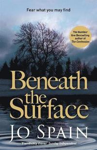 bokomslag Beneath the surface - (an inspector tom reynolds mystery book 2)