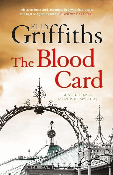 Elly Griffiths - Blood Card, Häftad