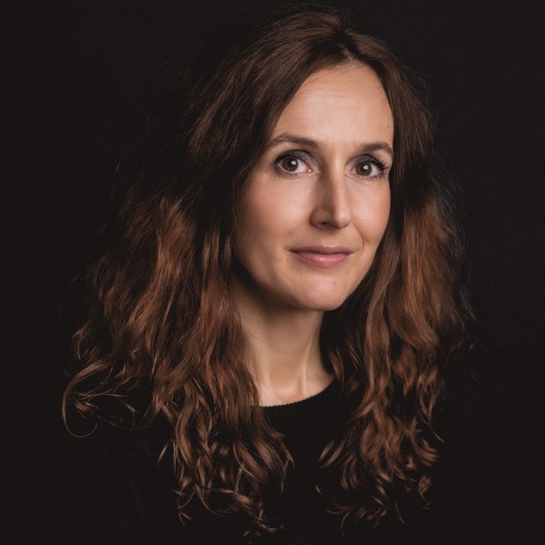 Laura Wilkinson - Crossing The Line, Inbunden